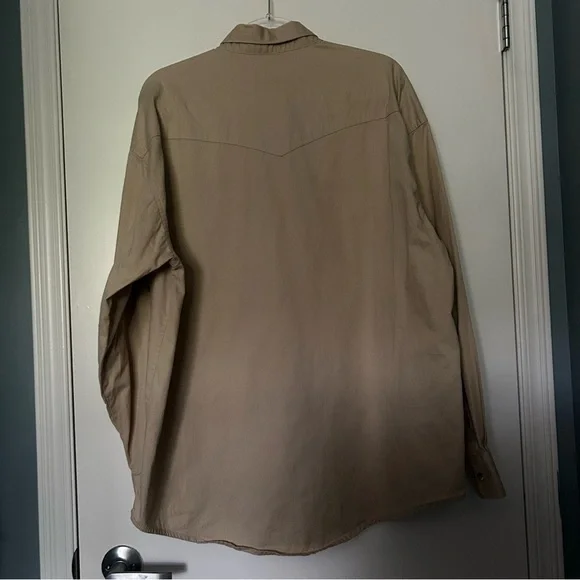Wrangler Vintage Tan & Green Full Sleeve Button Down Top With Branded Sleeve - Picture 4 of 13